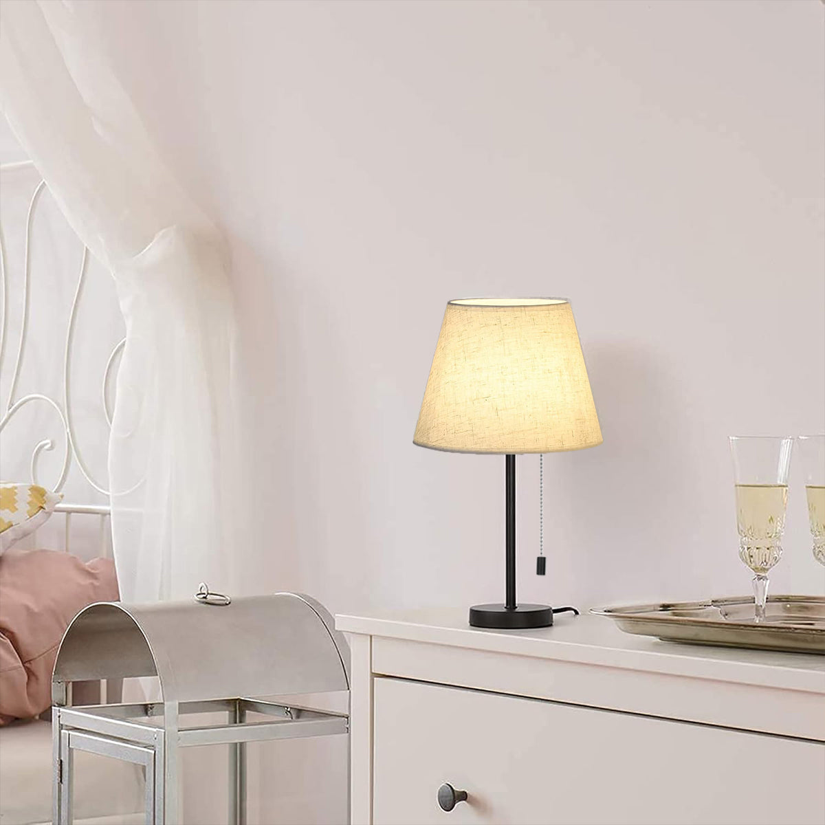 Bedside Table Lamp Modern Design with Pull Chain for Reading