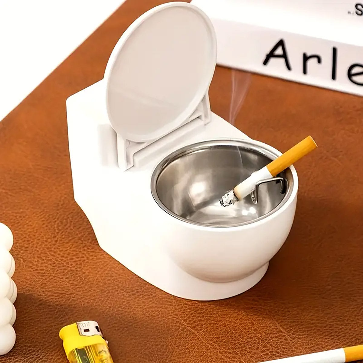 Decorative Toilet-Shaped Wall-Mounted Ashtray with Lid for Home