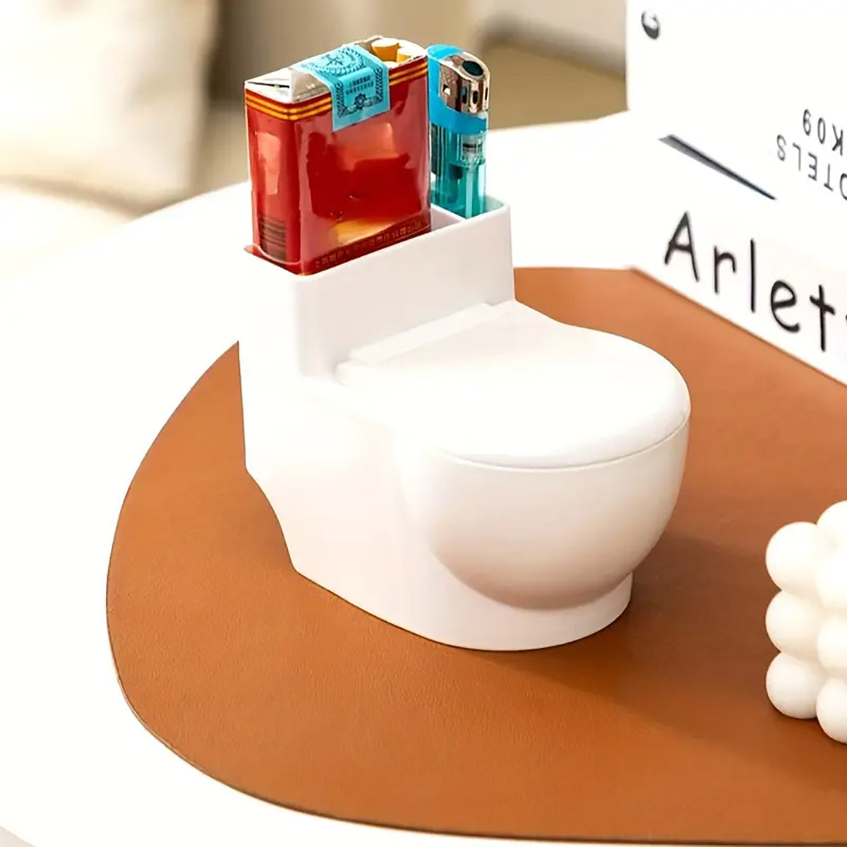 Decorative Toilet-Shaped Wall-Mounted Ashtray with Lid for Home
