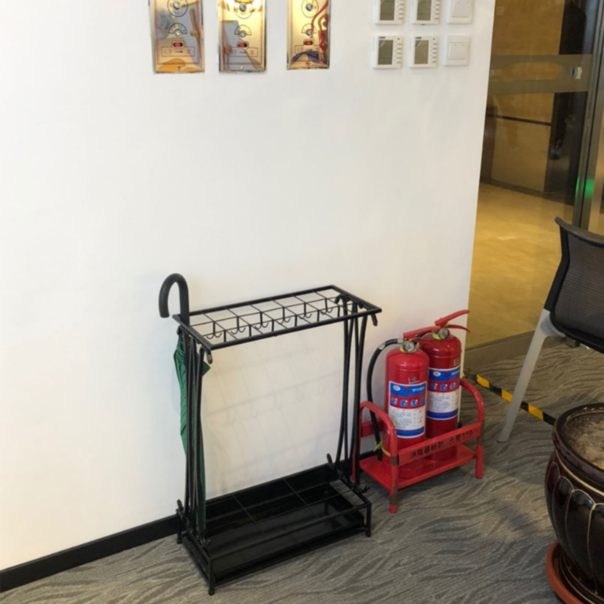 Wrought Iron Umbrella Storage Rack with Water Tray 50x24x70cm