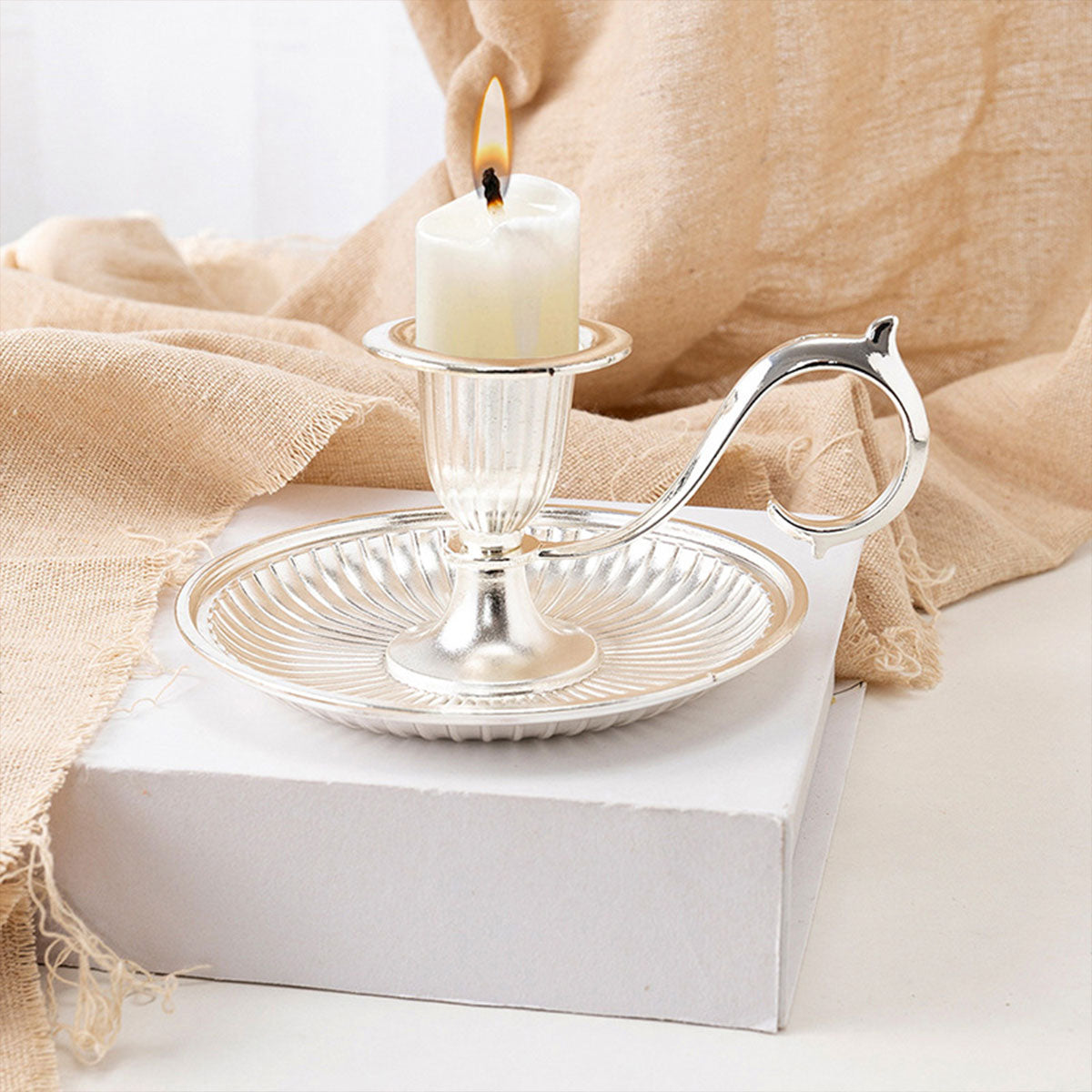 Retro Handheld Candlestick Holder European Style Metal Candle Stand