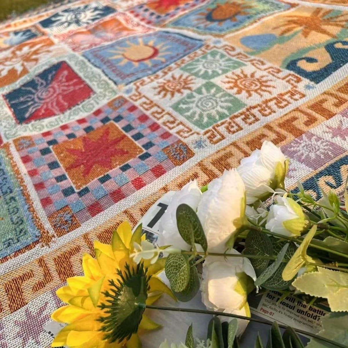 Decorative Jacquard Throw Blanket 160 x 130cm – Size Guide