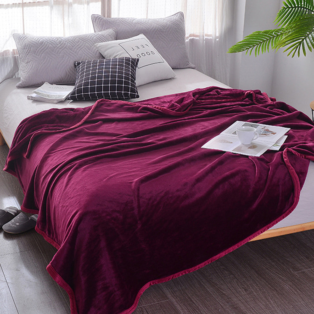 Soft Winter Flannel Blanket for Office Home Lunch Break Warm Cozy Throw Blanket
