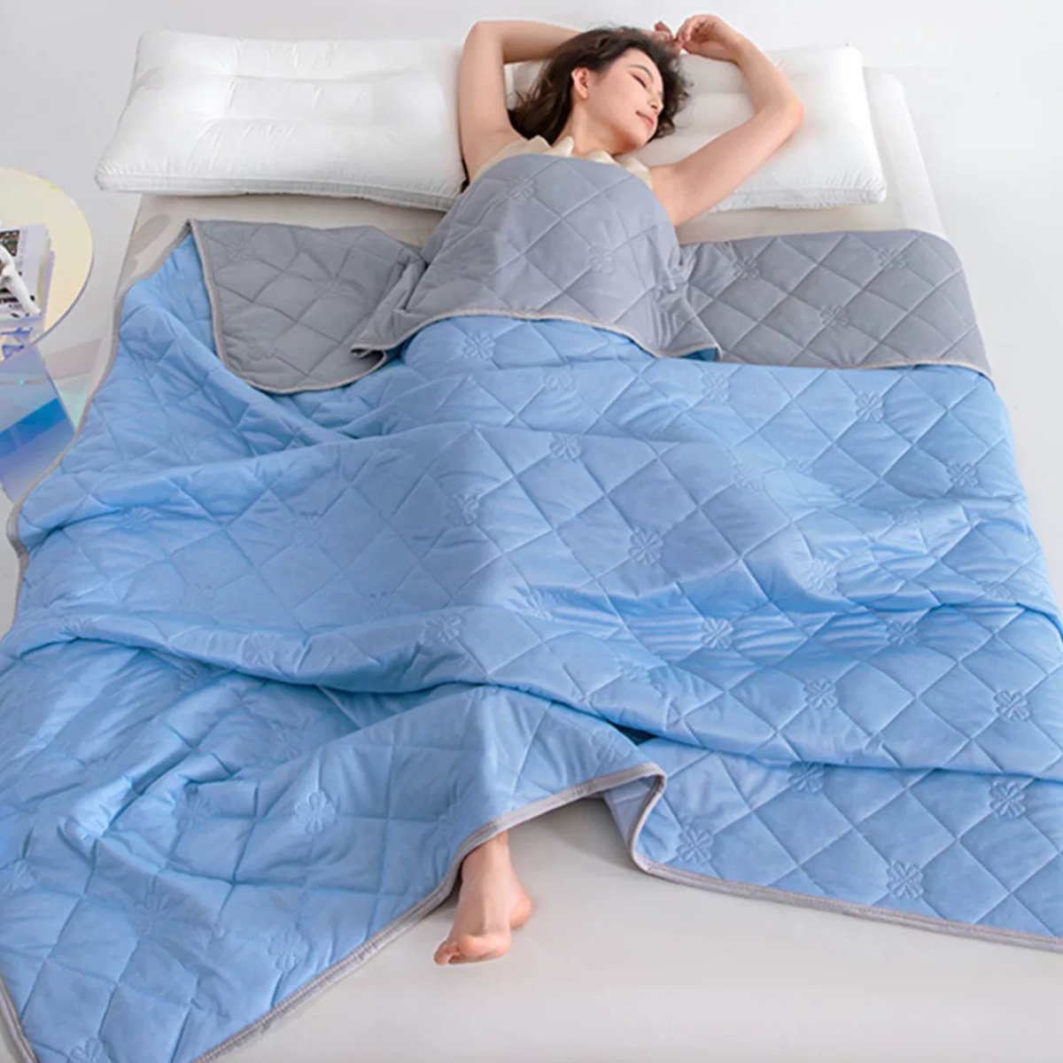 Lightweight Hotel Guest Bed Quilt 180 x 200cm – Product View 5