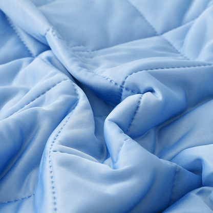 Lightweight Hotel Guest Bed Quilt 180 x 200cm – Product View 4