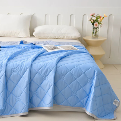 Lightweight Hotel Guest Bed Quilt 180 x 200cm – Product View 6