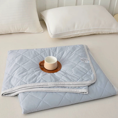 Lightweight Hotel Guest Bed Quilt 180 x 200cm – Product View 12
