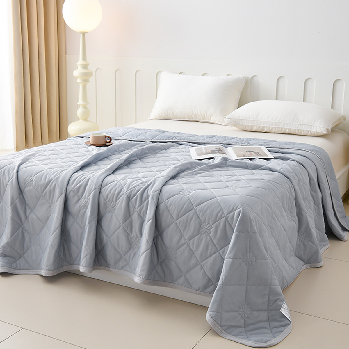 Lightweight Hotel Guest Bed Quilt 180 x 200cm – Product View 7
