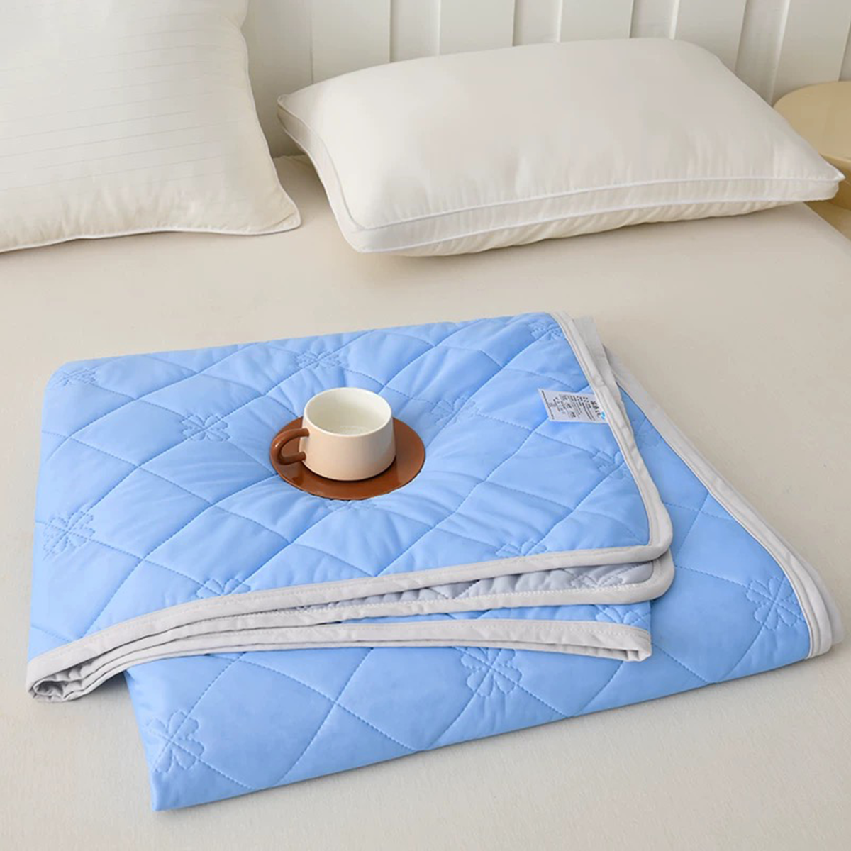 Lightweight Hotel Guest Bed Quilt 180 x 200cm – Product View 8