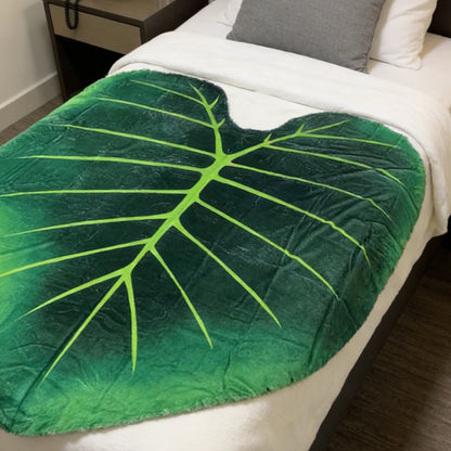 Leaf-Shaped Sofa Throw Blanket 150 × 150 cm – Product View 9
